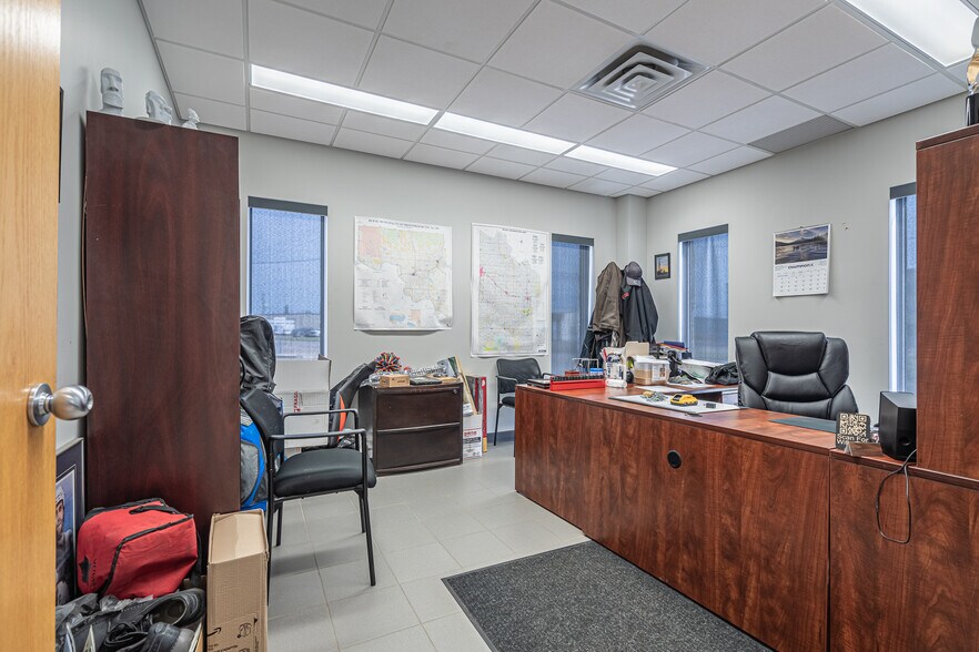More Photos Of 6006 53 Av, Lloydminster Warehouse For Sale