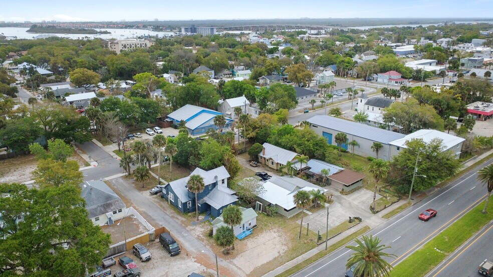 More Photos Of 324 N Orange St, New Smyrna Beach Multifamily For Sale