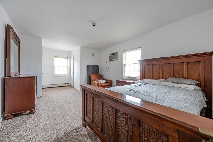 More Photos Of 21-23 W Jamaica Ave, Valley Stream Flex For Sale