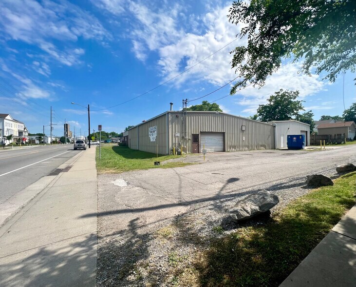 More Photos Of 910 51st Ave N, Nashville Auto Repair For Sale