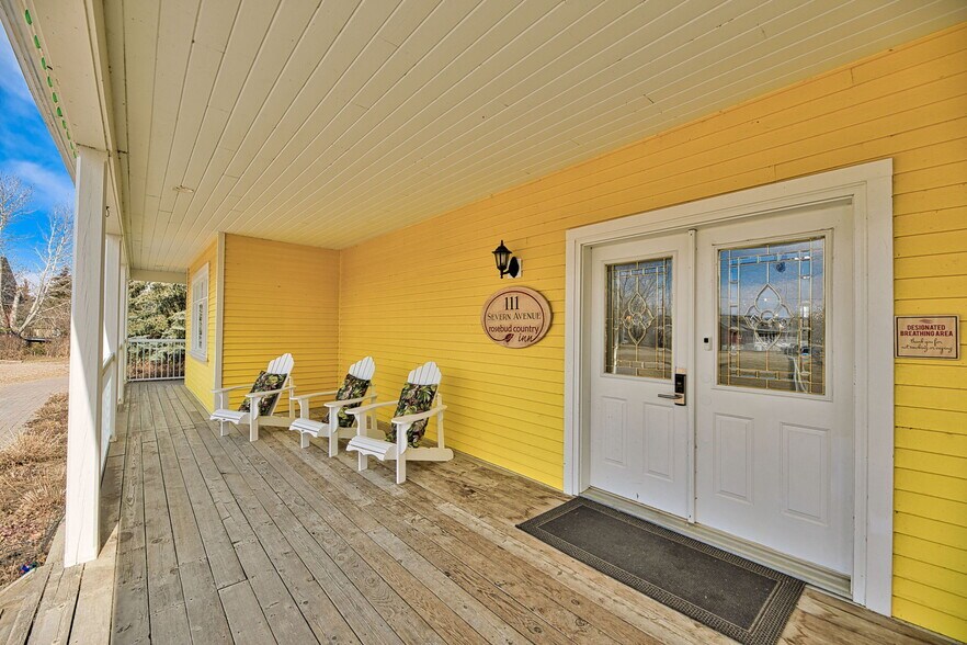 More Photos Of 111 Severn Av, Rosebud Hospitality For Sale