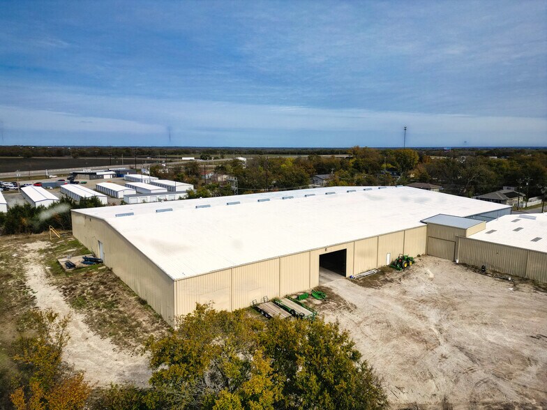 More Photos Of 600 Augustus St, Trenton Warehouse For Lease
