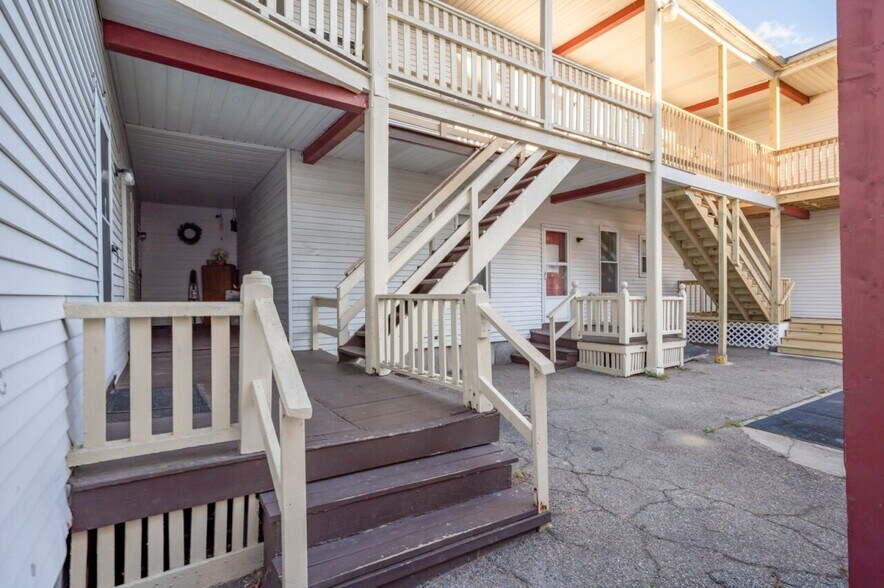 More Photos Of 395 Lake Ave, Manchester Apartments For Sale