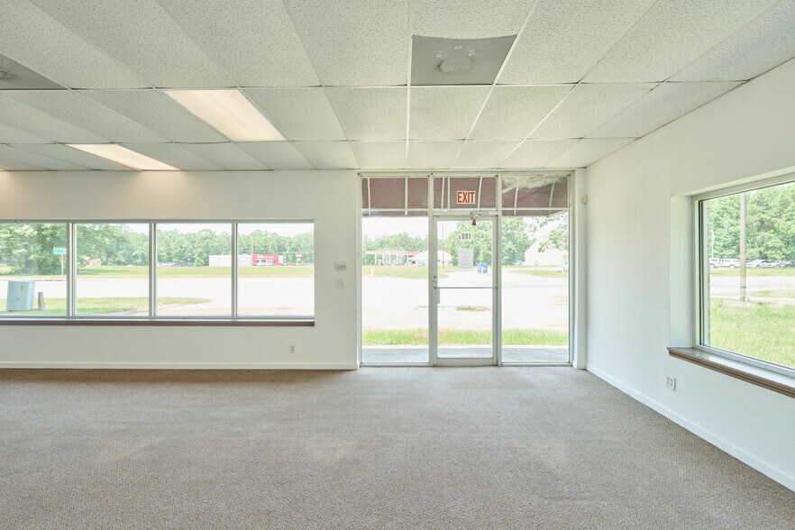 More Photos Of 182 S FM 356, Onalaska Office For Sale