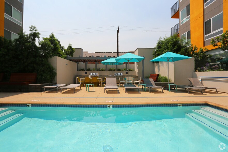 More Photos Of 424 W Pico Blvd, Los Angeles Apartments For Lease
