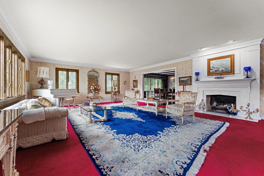 More Photos Of 550 Warner rd, Vienna Specialty For Sale