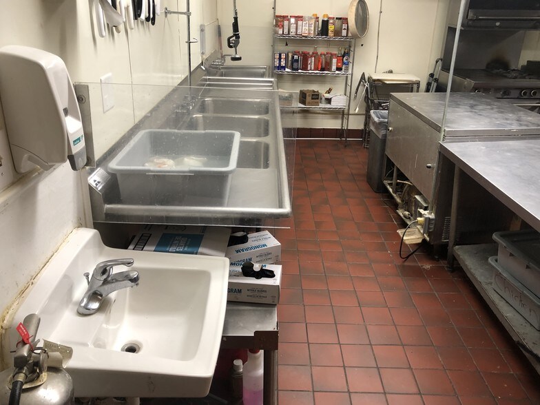 More Photos Of 3009 E Ash St, Goldsboro Restaurant For Sale