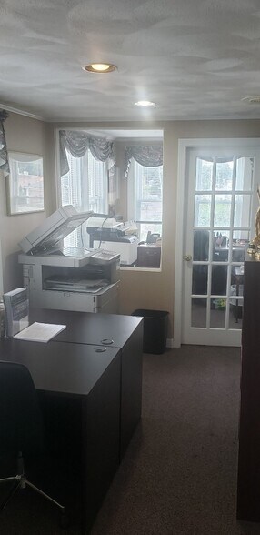 More Photos Of 247 Main St, North Reading Office For Lease