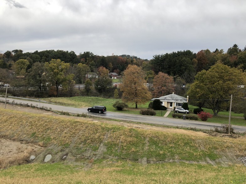 More Photos Of 107 Overbrook Rd, Valencia Land For Lease