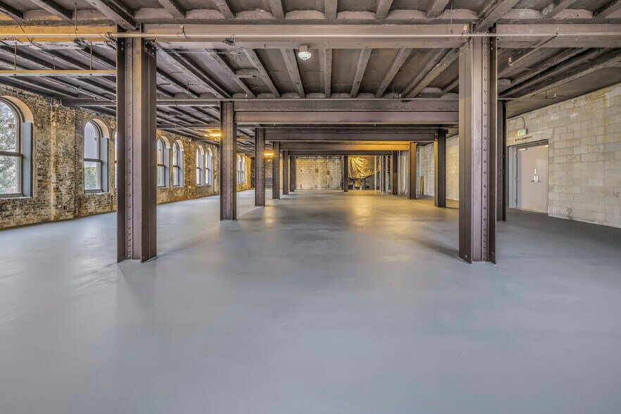 More Photos Of 895 Central Ave, Saint Petersburg Office For Lease