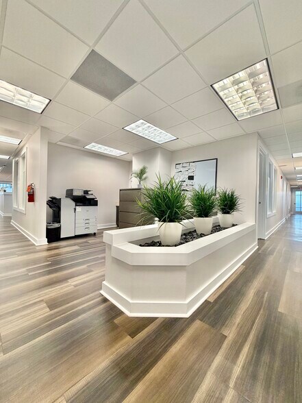 More Photos Of 4440 PGA Blvd, Palm Beach Gardens Coworking Space