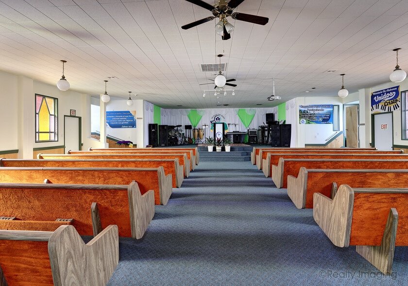 More Photos Of 1517 N 4th Ave, Kelso Religious Facility For Sale