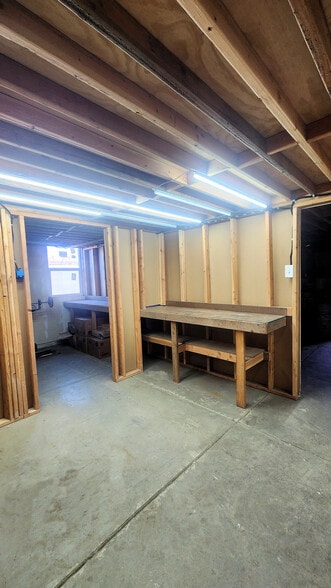 More Photos Of 2107 E Mead Ave, Yakima Manufacturing For Sale