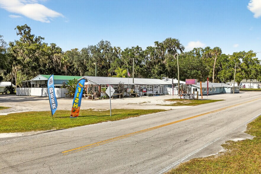 More Photos Of 765 3rd Ave, Welaka Restaurant For Sale