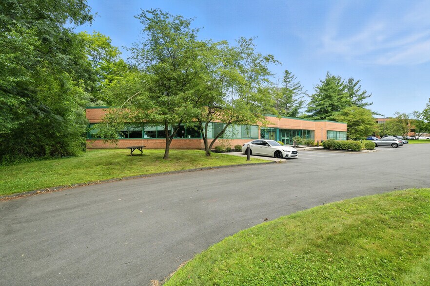 More Photos Of 3 Northwestern Dr, Bloomfield Medical For Lease
