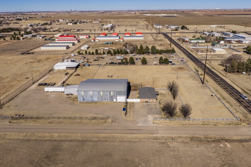 More Photos Of 11616 Tanglewood Rd, Amarillo Office For Sale