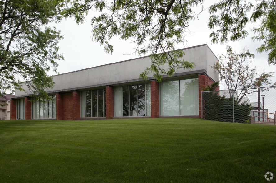 More Photos Of 2100 Wilson Ave, Saint Paul Warehouse For Lease