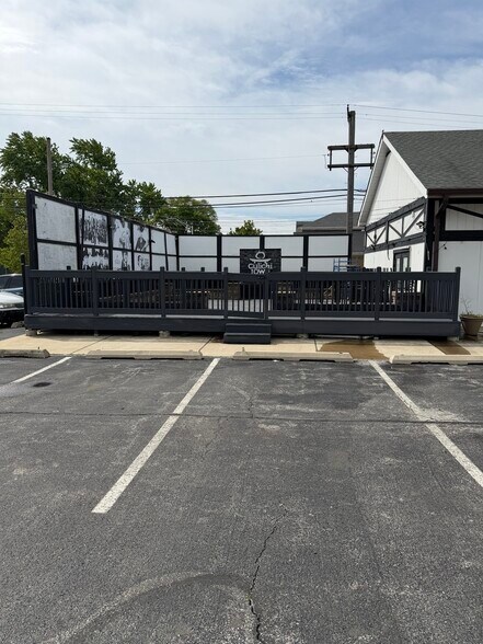 More Photos Of 3600 W North Ave, Stone Park Restaurant For Sale