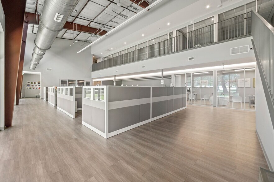 More Photos Of 8816 Cullen Ln, Austin Warehouse For Sale