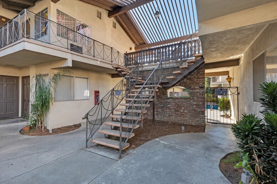 More Photos Of 18350 Napa St, Northridge Apartments For Sale