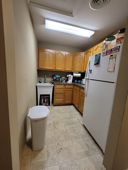 More Photos Of 626 N Grant St, Waynesboro Bank For Lease