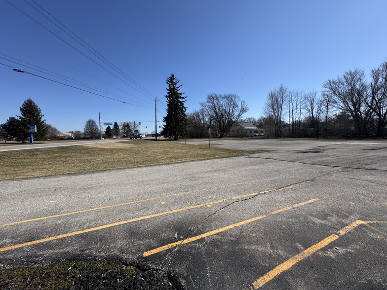 More Photos Of 7947 Southeastern Ave, Indianapolis Loft Creative Space For Sale