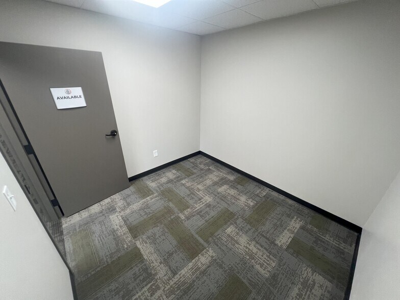 More Photos Of 300 3rd Ave SE, Rochester Coworking Space