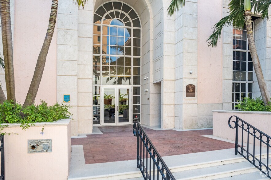 More Photos Of 2 Alhambra Plz, Coral Gables Office Residential For Lease