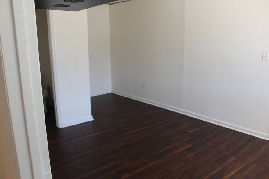 More Photos Of 3321 Doris Ave, Ocean Unknown For Lease