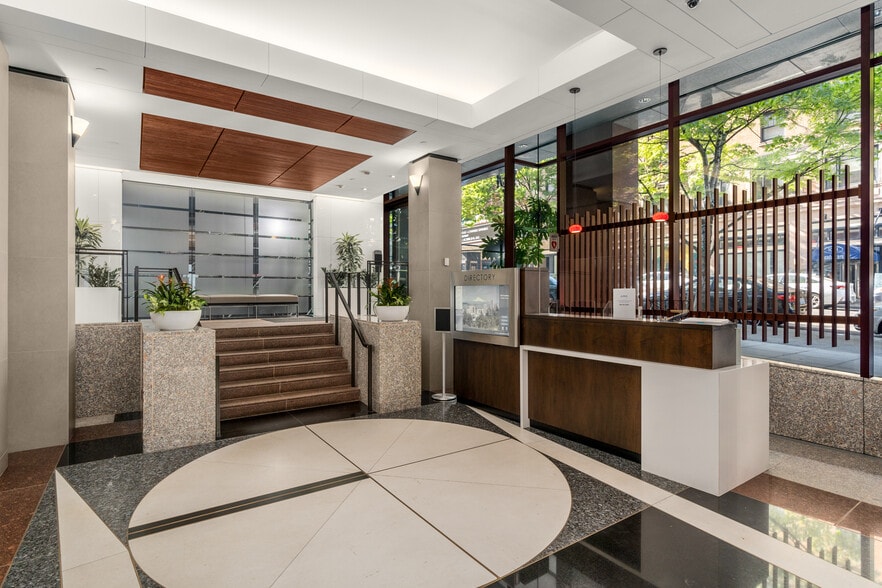 More Photos Of 1000 SW Broadway, Portland Office For Lease