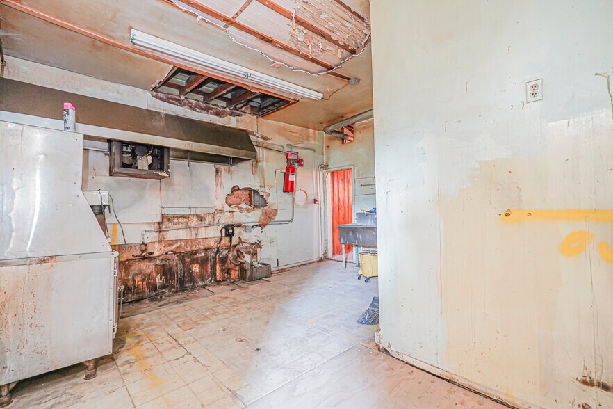 More Photos Of 135 Main St, Matawan Storefront Retail Residential For Lease