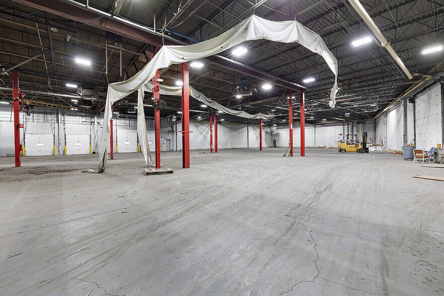 More Photos Of 412 W Beecher St, Adrian Manufacturing For Lease