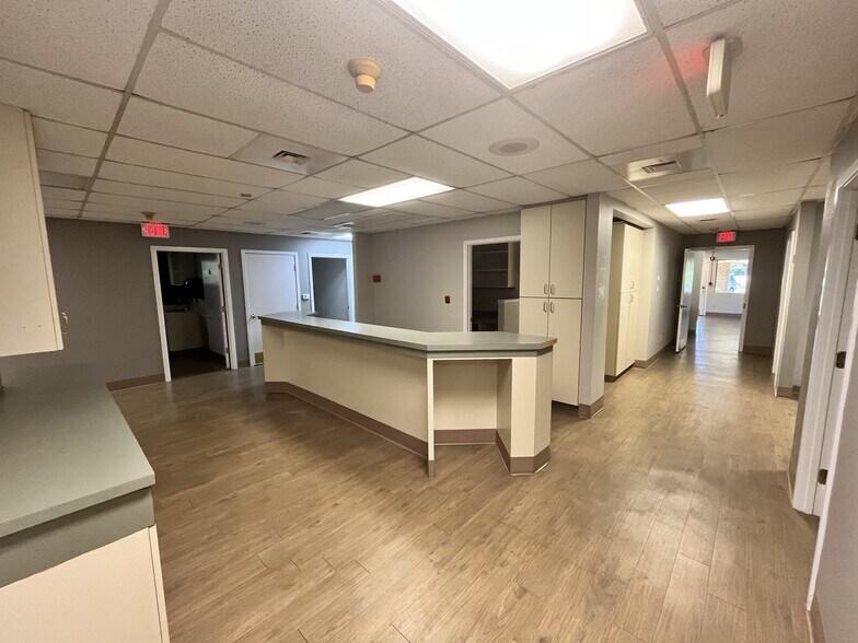 More Photos Of 3401 Capital Cir NE, Tallahassee Medical For Lease