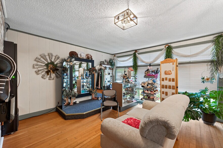 More Photos Of 418 Bench St, Taylors Falls Freestanding For Sale