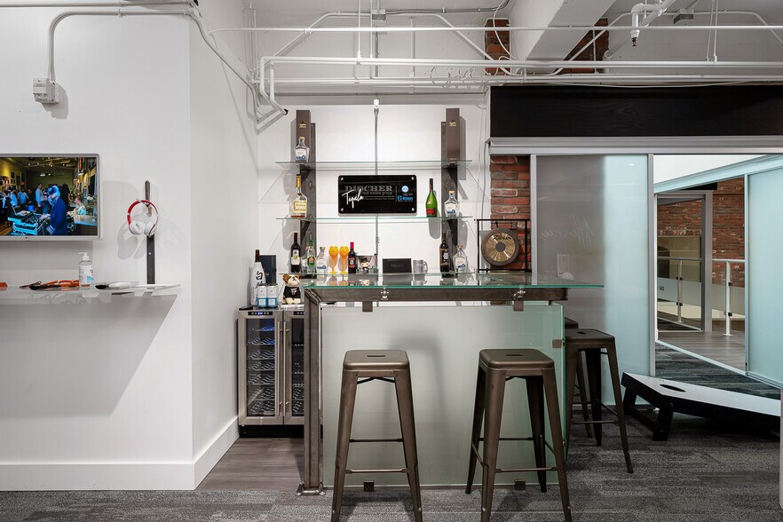 More Photos Of 950 6th Ave, San Diego Office For Sale