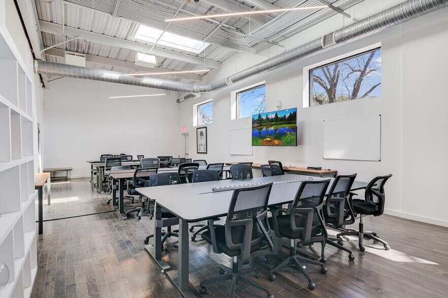 More Photos Of 5323 Levander Loop, Austin Office For Lease