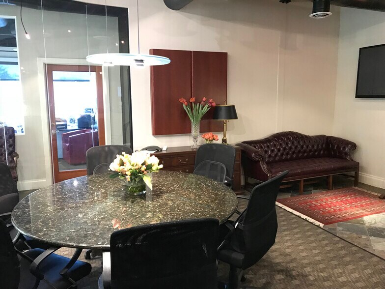 More Photos Of 711 S Howard Ave, Tampa Coworking Space