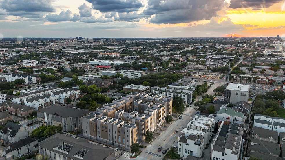 More Photos Of 5821 Winsome Ln, Houston Apartments For Sale