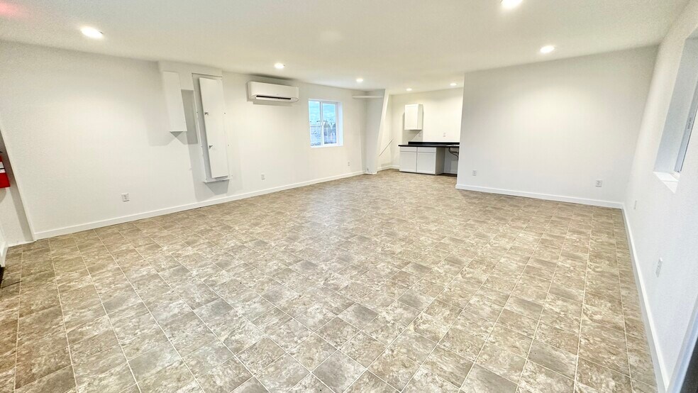 More Photos Of 1913 Bobcat Way, Medford Warehouse For Sale