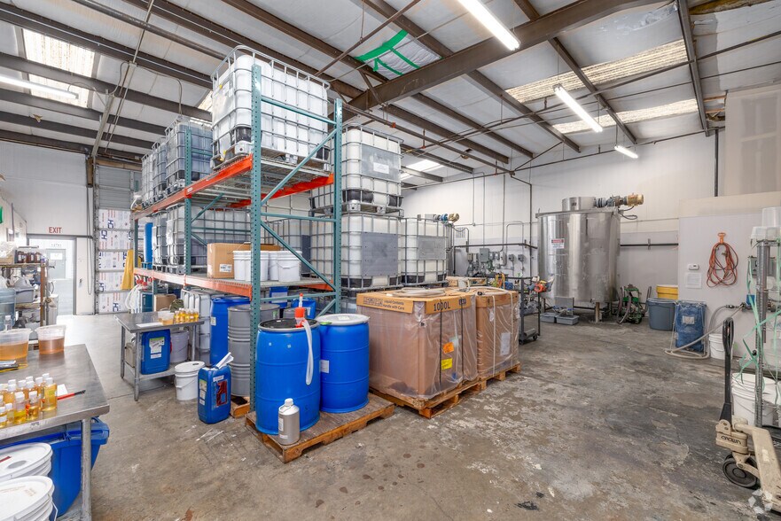 More Photos Of 12781-12783 NE Whitaker Way, Portland Warehouse For Lease