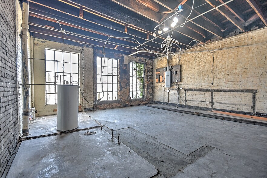 More Photos Of 531 State St, Bristol Storefront Retail Office For Sale