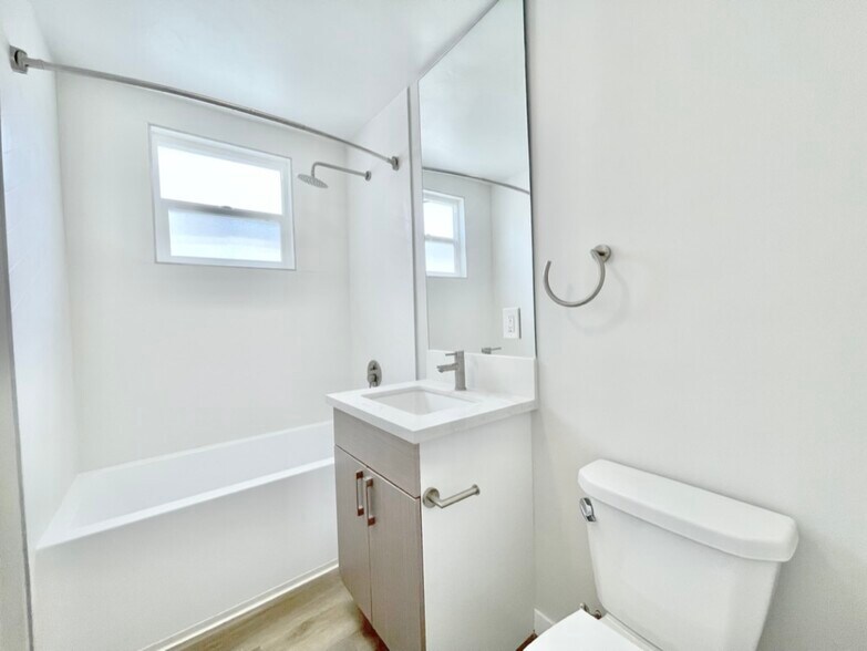 More Photos Of 825 Manhattan Ave, Hermosa Beach Apartments For Sale