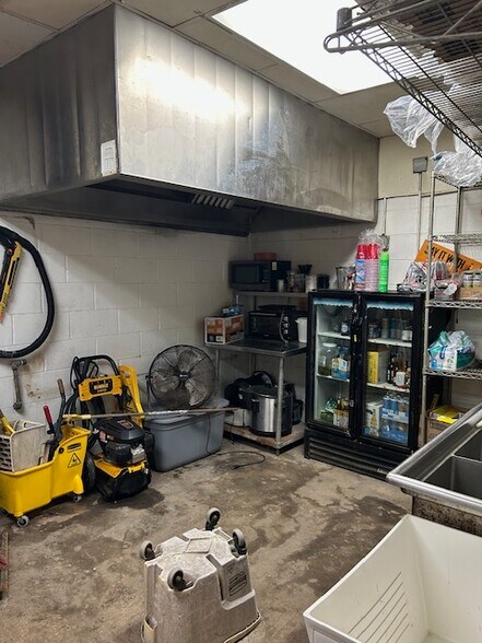 More Photos Of 1193 Loop 337, New Braunfels Convenience Store For Sale