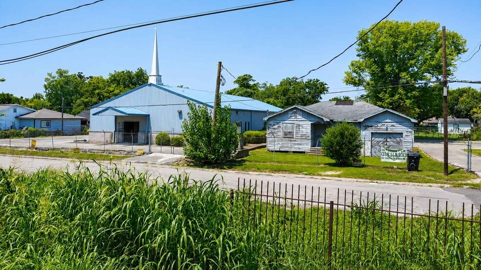 More Photos Of 3917 Wipprecht St, Houston Religious Facility For Sale