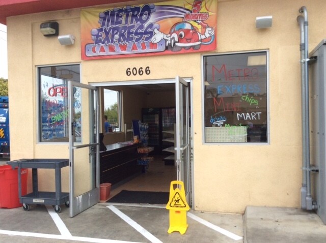 More Photos Of 6066 Reseda Blvd, Tarzana Carwash For Sale