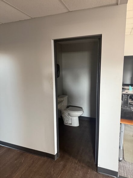 More Photos Of 1001 3rd Ave, Coraopolis Service For Lease