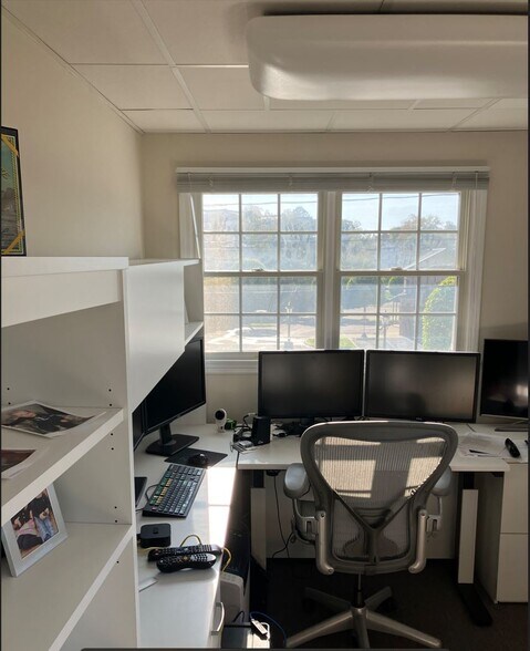 More Photos Of 27 Pine St, New Canaan Office For Sale
