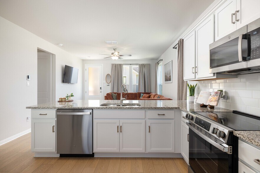 More Photos Of 2127 Hofstaat, New Braunfels Hospitality For Sale