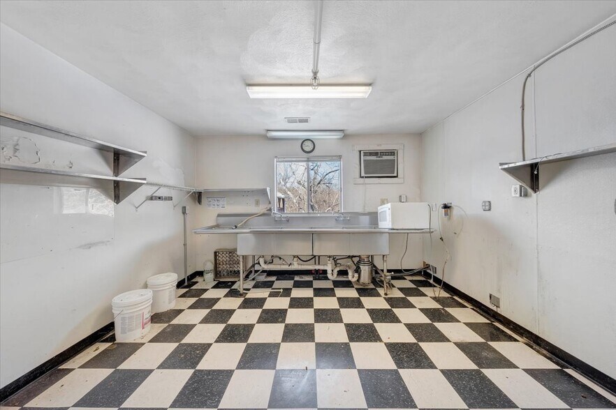 More Photos Of 10535 Lee Hwy, Fincastle Assisted Living For Sale