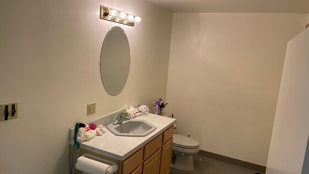 More Photos Of 73 Canal St, Millbury Flex For Lease